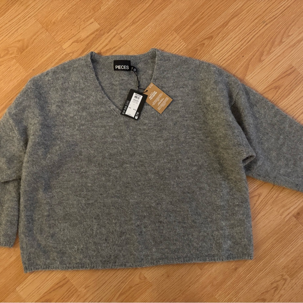 Women's Gray Sweater